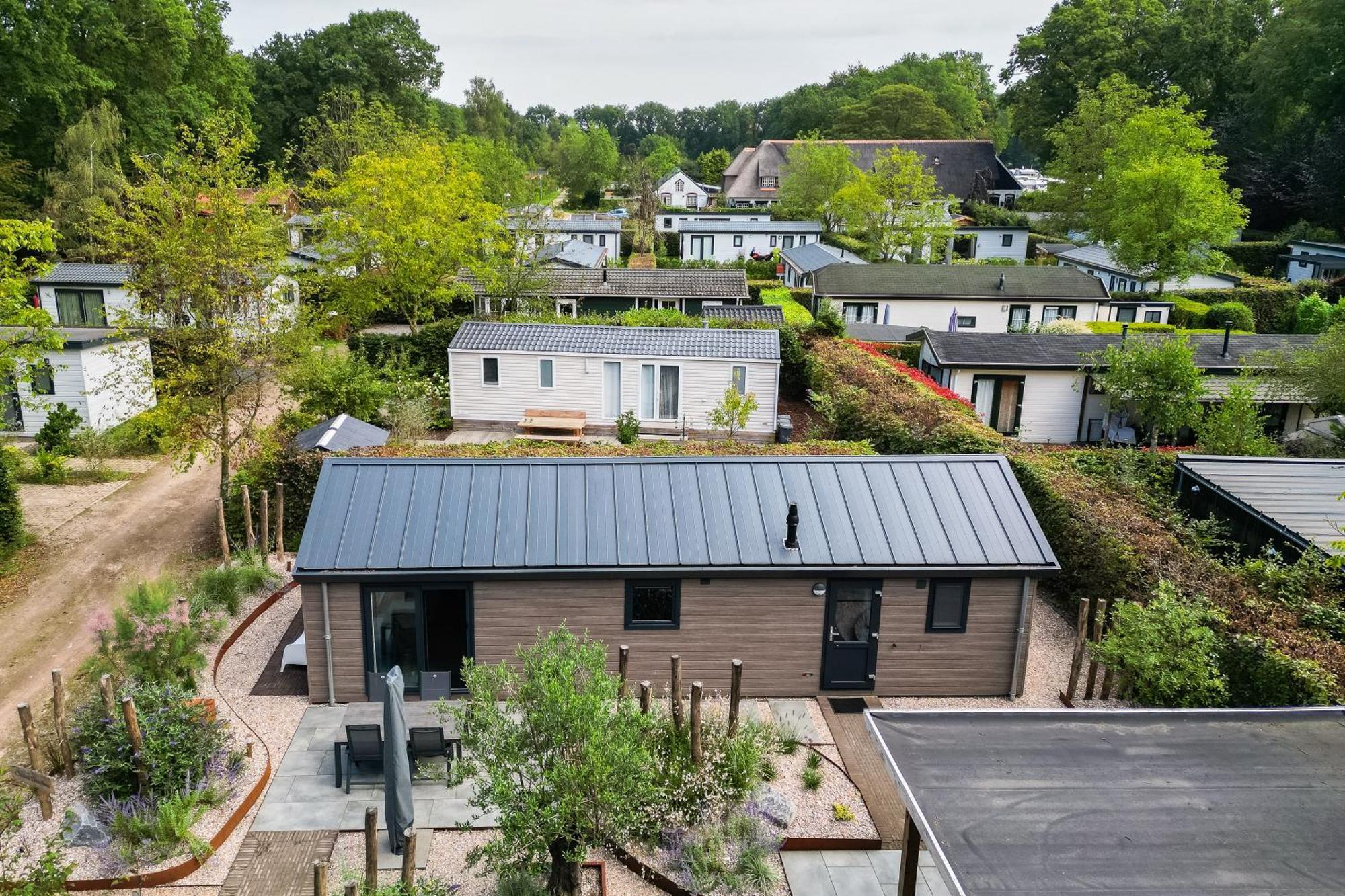 Modern Ingericht Chalet Op Groen Park Op De Veluwe Epe Exterior photo